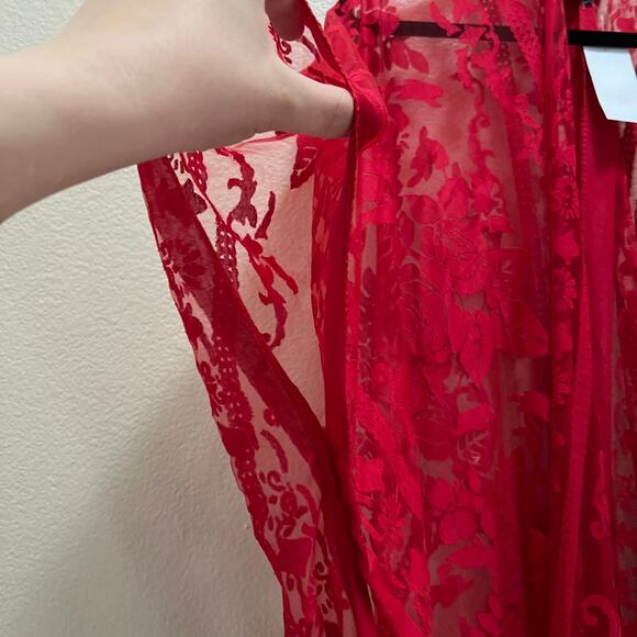 David and Young Red Floral Lace Fringe Kimono Burgundy Style ATO4050 OS NWT - Picture 3 of 7